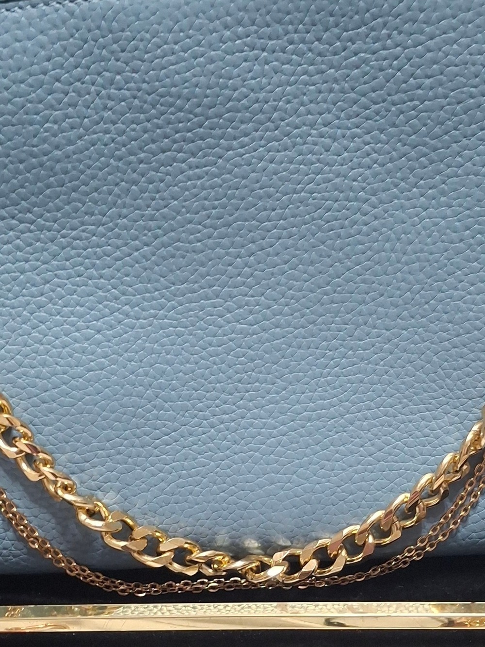 Triple Gold Chain Handbag Accessory - Picture 2 of 3